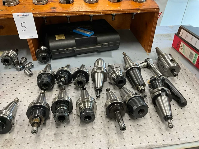 Bridgeport vmc 760 tooling (passend bij kavel 4) - afbeelding 7 van  7