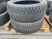 Bridgestone autoband 245/45 r19 (2x) - afbeelding 1 van  5