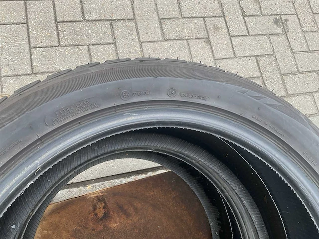 Bridgestone autoband 245/45 r19 (2x) - afbeelding 5 van  5