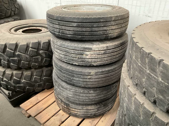 Bridgestone band (5x) - afbeelding 1 van  3