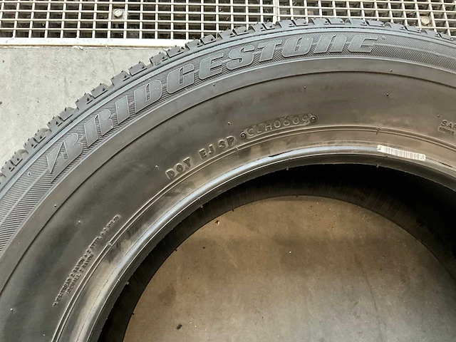 Bridgestone "dueler h/l" 255/55 r17 - afbeelding 4 van  6