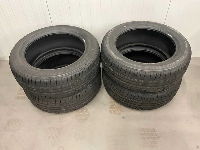Bridgestone "dueler h/p" 225/55 r18 (4x) - afbeelding 1 van  9
