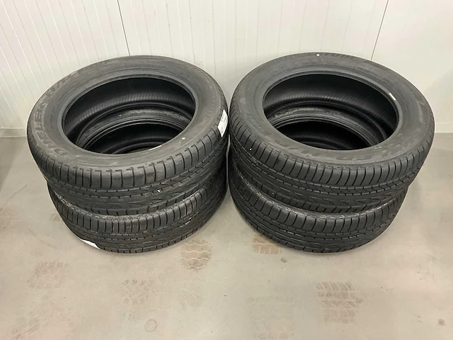 Bridgestone "dueler h/p" 235/55 r19 (4x) - afbeelding 1 van  9