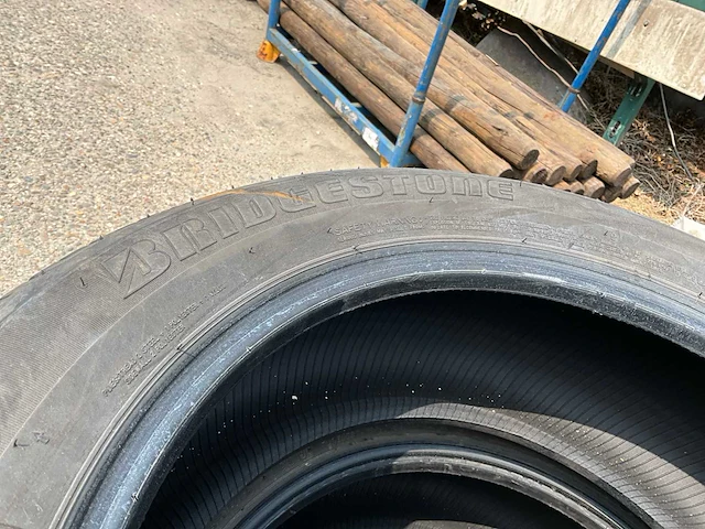 Bridgestone dueler h/t 687 autobanden (4x) - afbeelding 4 van  10