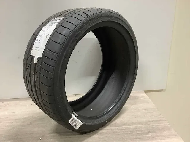 Bridgestone potenza 265/35 r19 autoband - afbeelding 3 van  4