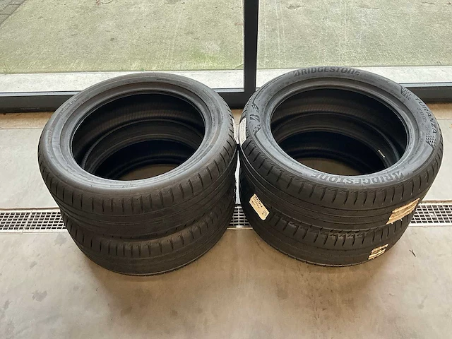 Bridgestone "turanza" 235/50 r19 (4x) - afbeelding 1 van  9