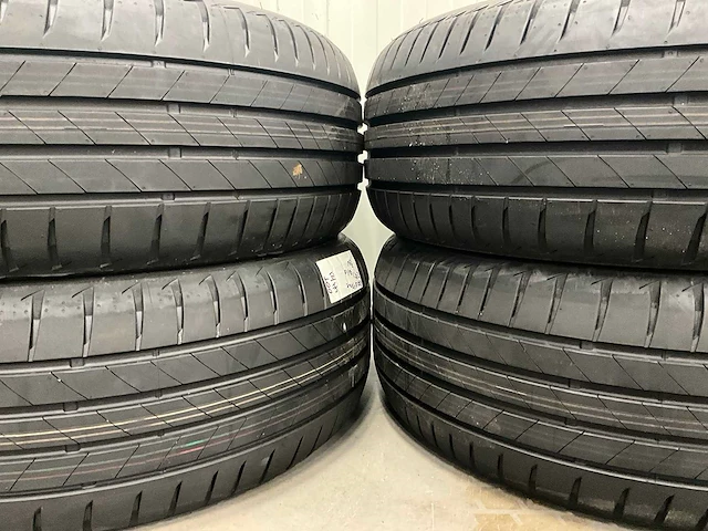Bridgestone "turanza" 235/50 r19 (4x) - afbeelding 3 van  10