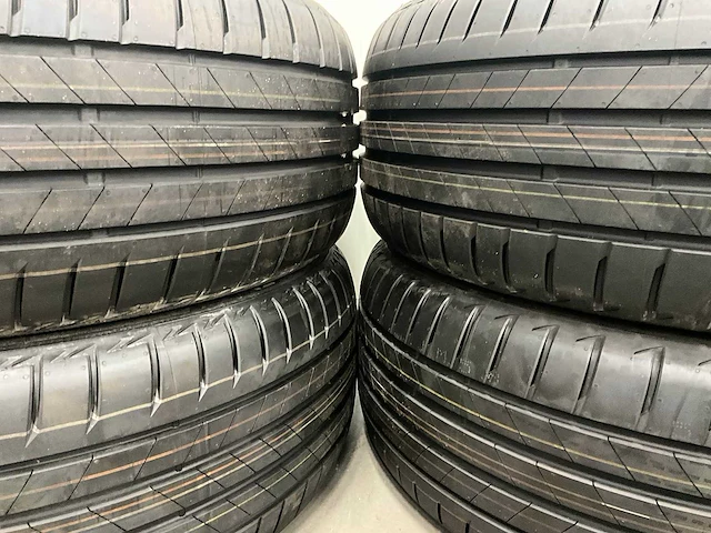 Bridgestone "turanza" 235/55 r19 (4x) - afbeelding 2 van  9