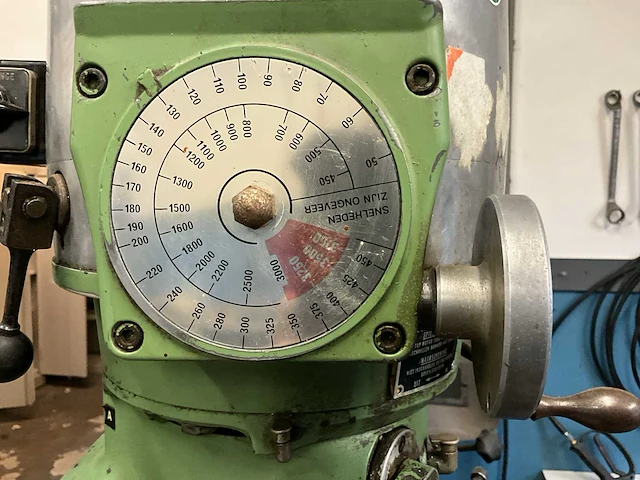 Bridgport freesmachine - afbeelding 8 van  17
