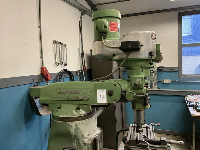 Bridgport freesmachine - afbeelding 10 van  17