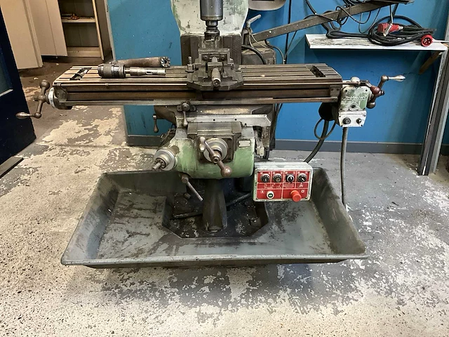 Bridgport freesmachine - afbeelding 12 van  17