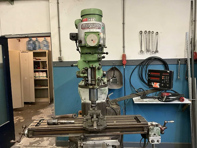Bridgport freesmachine - afbeelding 13 van  17