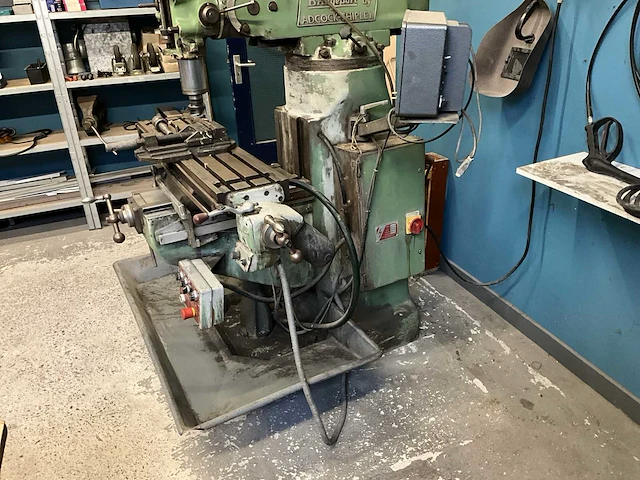 Bridgport freesmachine - afbeelding 14 van  17