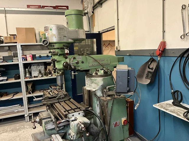 Bridgport freesmachine - afbeelding 15 van  17