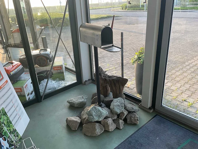 Brievenbus en divers - afbeelding 1 van  4