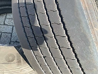 Brigestone 315/70r22,5 autoband - afbeelding 8 van  9