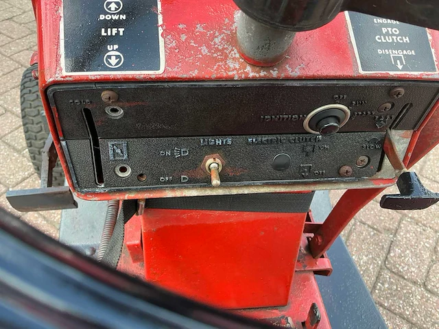 Briggs&stratton 2 wd minitractor - afbeelding 2 van  12