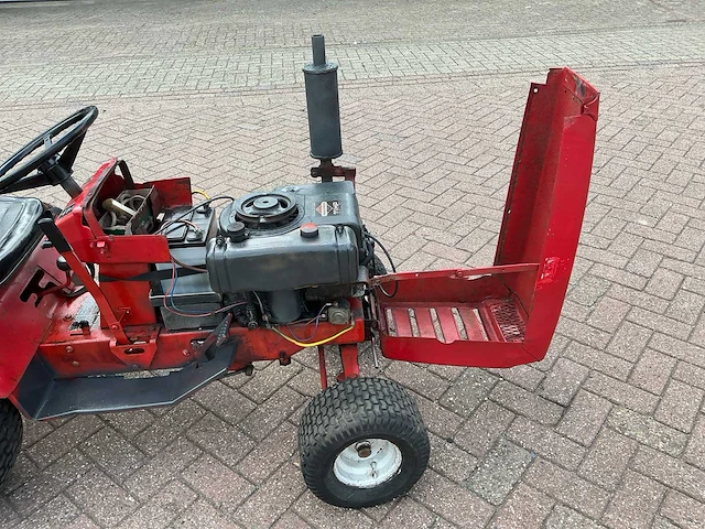 Briggs&stratton 2 wd minitractor - afbeelding 3 van  12