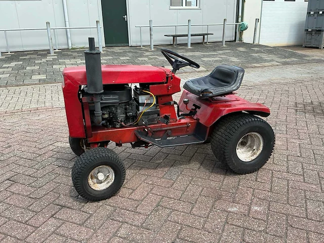 Briggs&stratton 2 wd minitractor - afbeelding 1 van  12