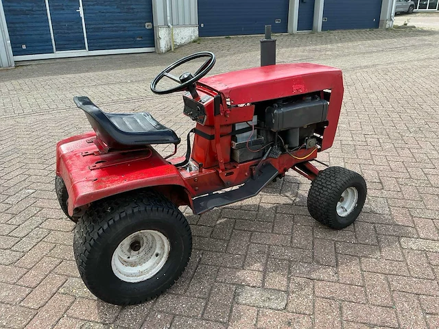 Briggs&stratton 2 wd minitractor - afbeelding 8 van  12