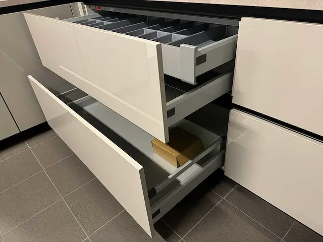 Brigitte - showroomkeuken - afbeelding 39 van  41