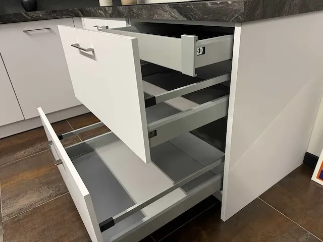 Brigitte - showroomkeuken - afbeelding 16 van  54