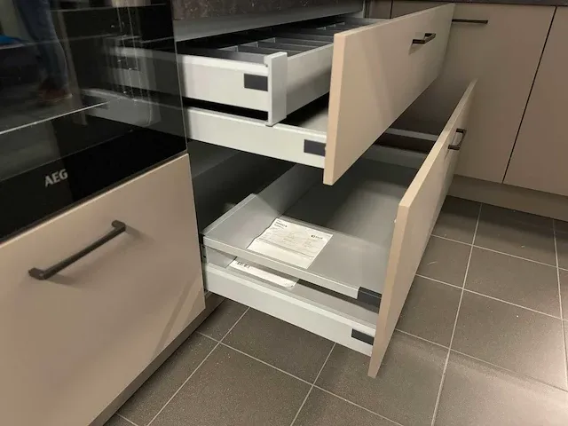 Brigitte - showroomkeuken - afbeelding 15 van  36