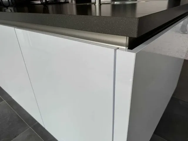 Brigitte - showroomkeuken - afbeelding 24 van  33