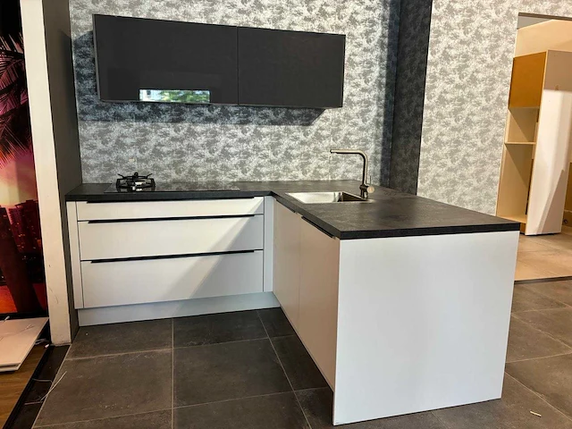 Brigitte - showroomkeuken - afbeelding 1 van  34
