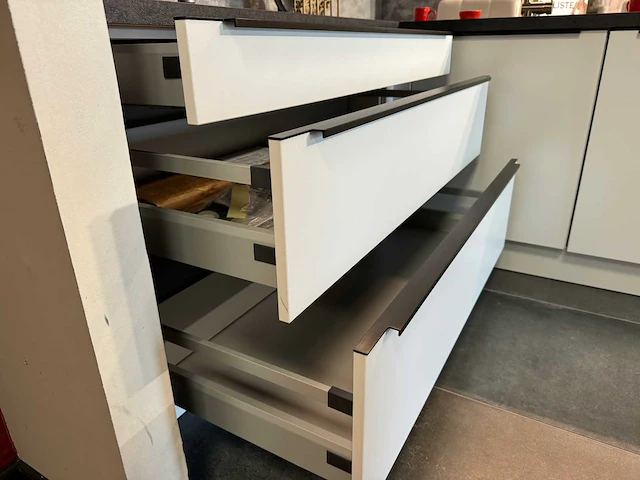 Brigitte - showroomkeuken - afbeelding 13 van  34
