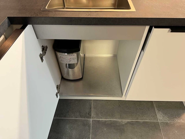 Brigitte - showroomkeuken - afbeelding 16 van  34