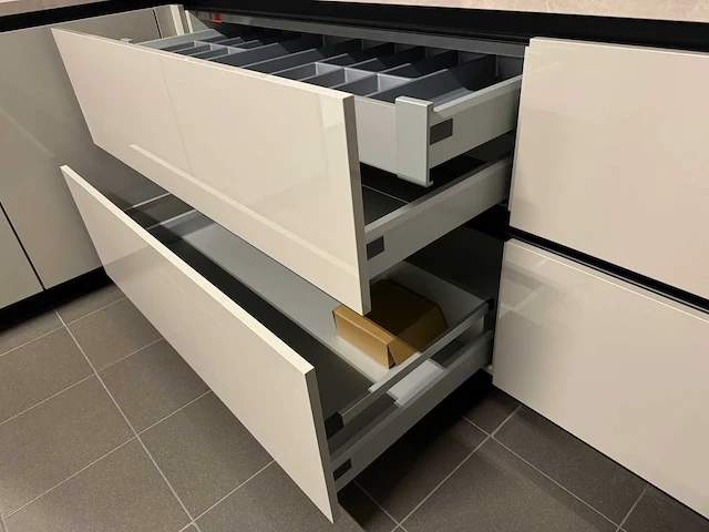 Brigitte - showroomkeuken - afbeelding 39 van  41