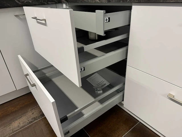 Brigitte - showroomkeuken - afbeelding 10 van  56