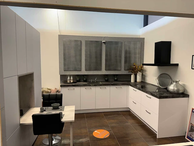 Brigitte - showroomkeuken - afbeelding 1 van  56