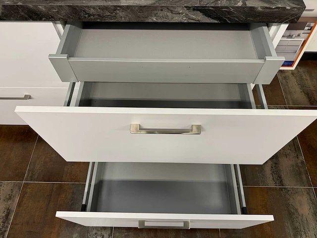 Brigitte - showroomkeuken - afbeelding 17 van  56