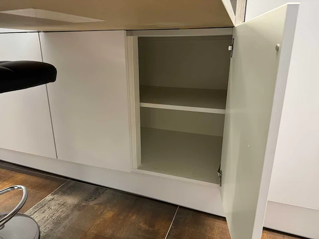 Brigitte - showroomkeuken - afbeelding 24 van  56