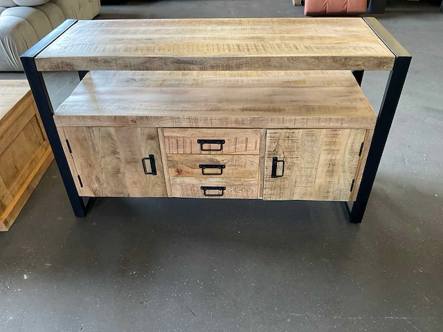 Britt dressoir - afbeelding 5 van  8