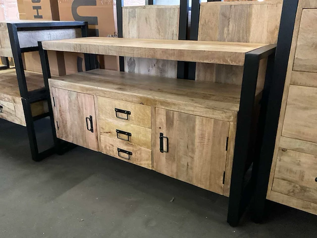 Britt dressoir - afbeelding 1 van  11