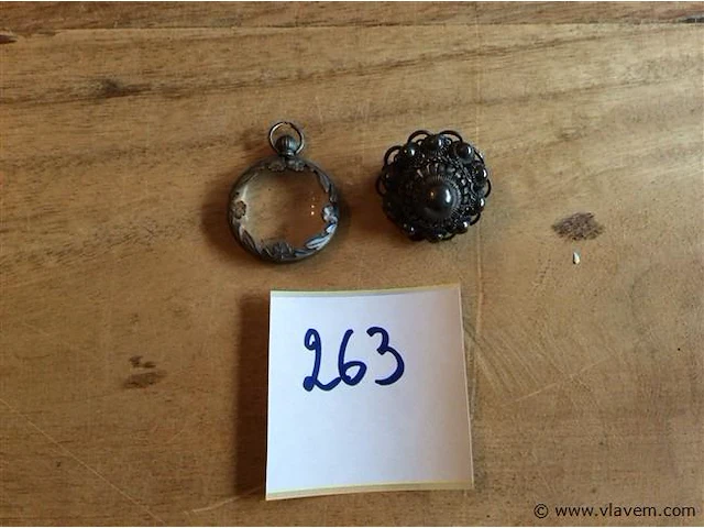 Broche en hanger ag? - afbeelding 1 van  2