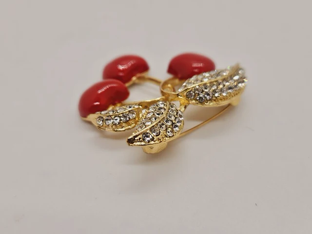 Broche in joan rivers stijl - red cherries - afbeelding 3 van  5