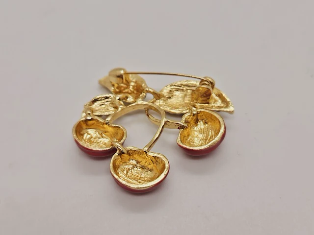 Broche in joan rivers stijl - red cherries - afbeelding 4 van  4