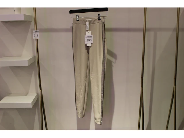 Broek yaya, maat 34. winkelprijs € 79,95 - afbeelding 1 van  2