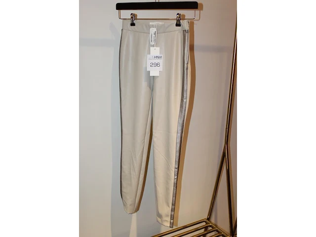 Broek yaya, maat 34. winkelprijs € 79,95 - afbeelding 2 van  2
