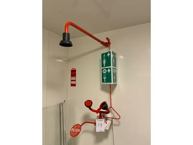 Broen nooddouche met ogenspoelkop - afbeelding 2 van  5