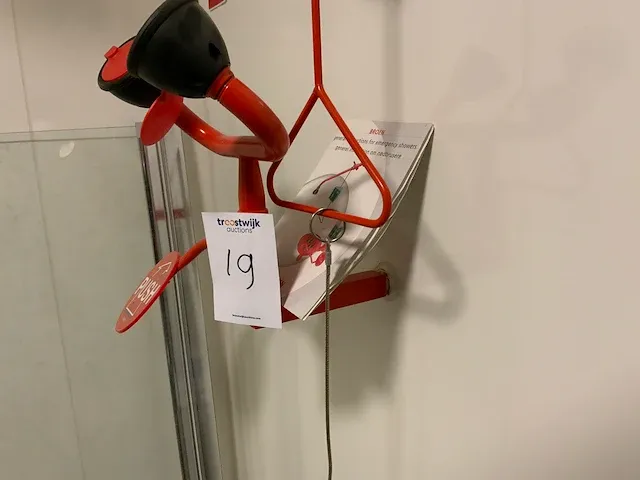 Broen nooddouche met ogenspoelkop - afbeelding 4 van  5