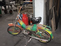 Brommer puch 50cc, rijdend. geen kenteken - afbeelding 1 van  2
