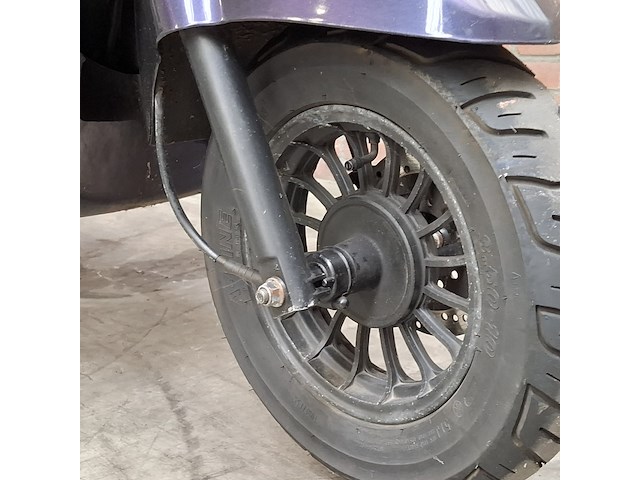 Bromscooter, la souris, sourini, 2019 - afbeelding 50 van  76