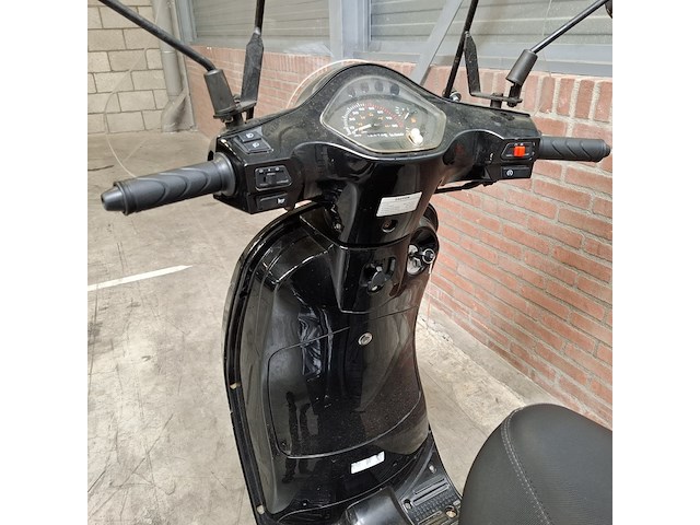 Bromscooter, la souris, sourini, 2023 - afbeelding 16 van  36