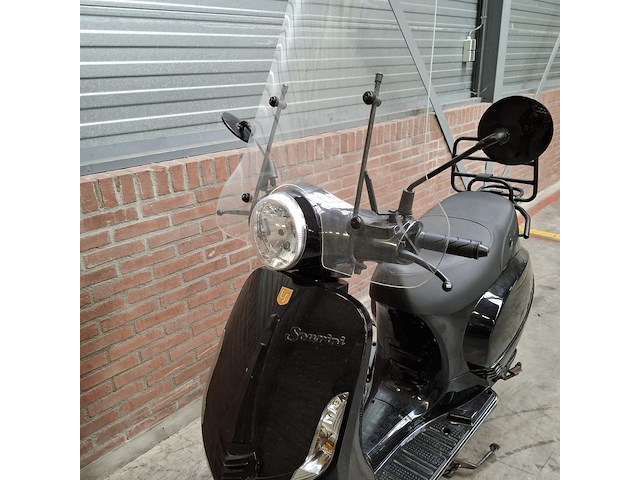 Bromscooter, la souris, sourini, 2023 - afbeelding 19 van  36