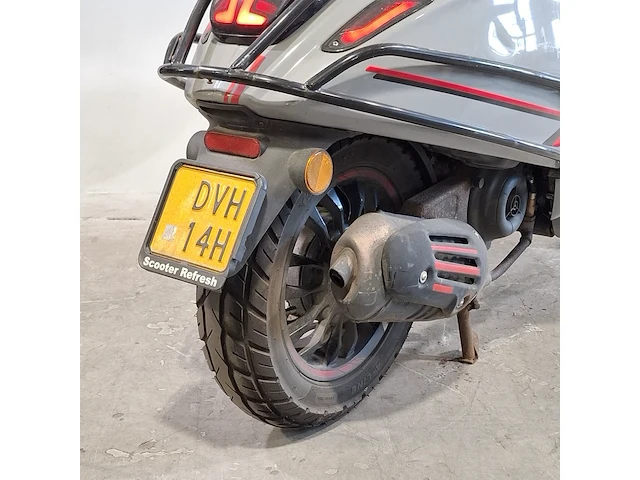Bromscooter, piaggio, vespa sprint, 2019 - afbeelding 9 van  43